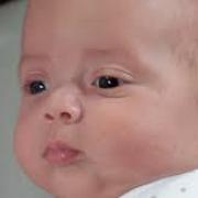 César est le bébé a qui?